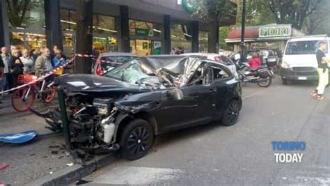 Incidente In Corso Orbassano Angolo Via Boston Auto Tampona Camion