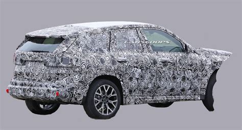 Bmw ikinci nesil x1 modeline birkaç güncelleme yapalı yaklaşık bir yıl oluyor. Third-Gen 2023 BMW X1 Makes Spy Debut, Rocks Reasonably-Sized Grille | Carscoops