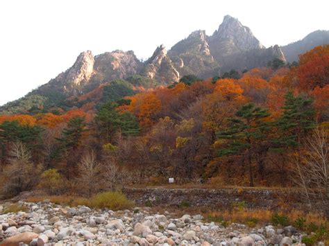 Rocky hills and ridges mount sorak national park. Final Fall Encounters at Seoraksan National Park | Koreabridge