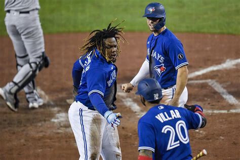 Blue Jays Clinch 1st Playoff Berth Since 2016 With Win Over Yankees