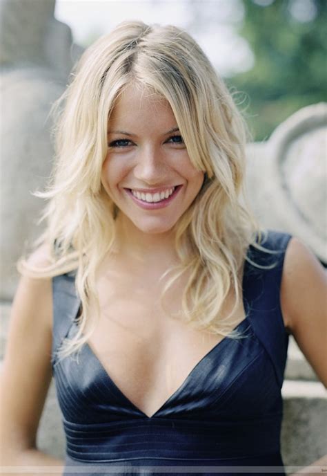 Sienna miller medium length hair. Popular medium blonde hairstyle : Sienna Miller hairstyles ...
