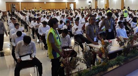 Penilian menggunakan skala nilai skor: Contoh Soal Tes Akademik Polri 2018 dan Kunci Jawaban