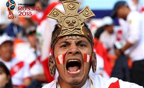 Hinchada Peruana Sentimiento De Todo Un País
