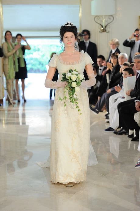 Inaugurazione sabato 24 agosto alle 16. Abiti da sposa anni 70