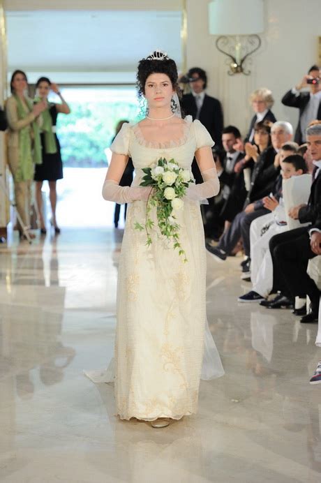 Gli abiti da sposa 2019, dalle bridal fashion week internazionali ecco alcune anticipazioni sui nuovi trends. Abiti da sposa anni 70