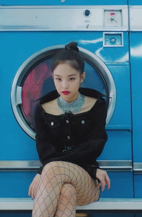 Black Cropped Jeans Jacket Jennie Solo K Fashion At Fashionchingu