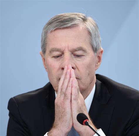 Spencer watts and helen oesch, both veterans in the sector, will join the bank from nomura holdings inc and bank of montreal. Deutsche-Bank-Chef Jürgen Fitschen verteidigt EZB-Kurs - WELT