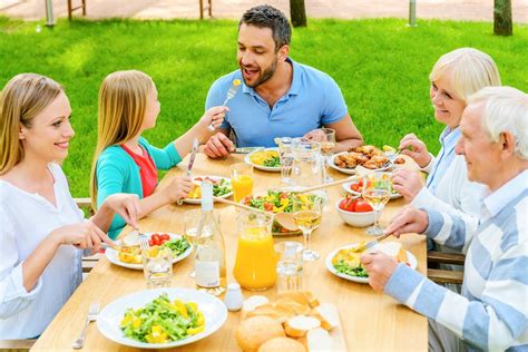 10 Summer Family Dinner Ideas - Lifestyle