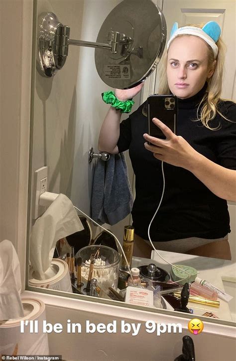 Rebel Wilson Poses For A Bathroom Selfie In A T Shirt And Underwear