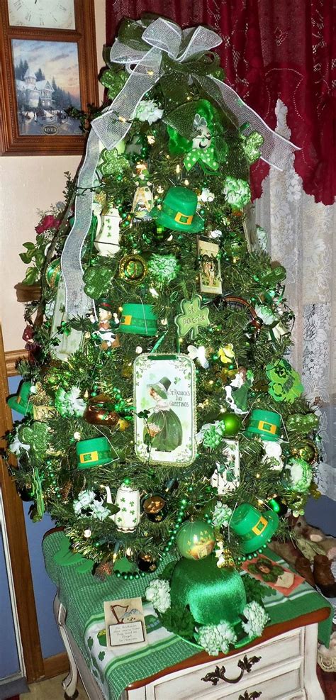 These projects make it easy to make this never ending number the star of other subjects as well. DEBBIE-DABBLE BLOG: St Patrick's Day Decorations, Part 1, 2018