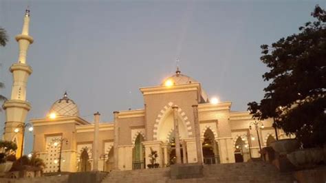 Mesjid Raya Makassar Gaya Arsitektur Modern Ulasan Masjid Raya