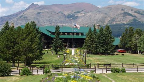 Glacier Park Lodge • National Park Lodge Architecture Society