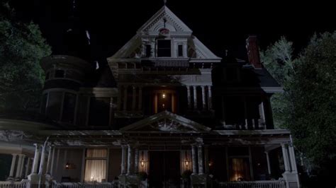 In morganville texas spielt die düstere serie, in deren mittelpunkt die junge claire danvers steht. Haus der Witwe Fauline | Vampire Diaries Wiki | Fandom