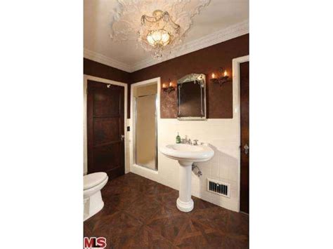Mai 1933 im reichstag ist auch bekannt als „hitlers friedensrede vom mai 1933. 3729 Amesbury Rd, Los Angeles, CA 90027 - realtor.com®