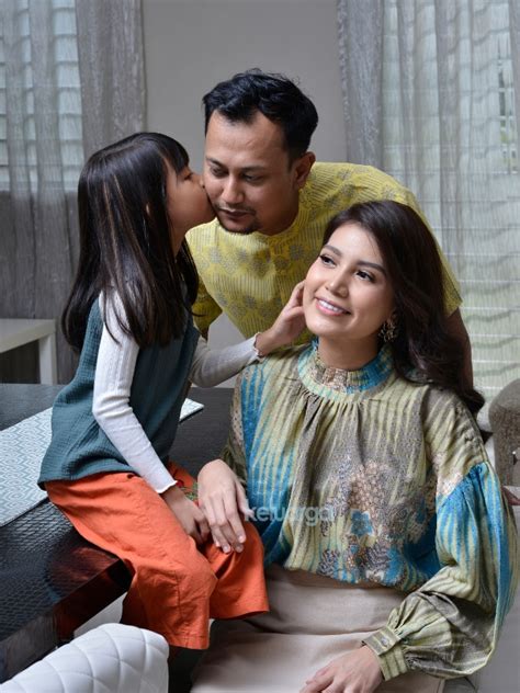 Anak dan ibu kandung kepergok sedang berhubungan badan. "Sumayyah Tahu Semua Hal Kanser, Rawatan & Ubatan Sejak ...
