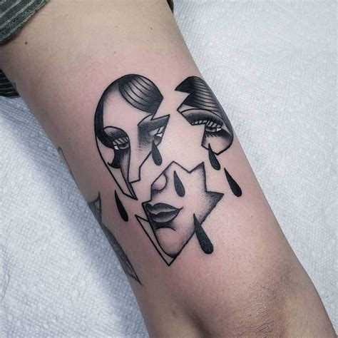 While the photo claims it is a heart totem i fail to see the correlation between the tattoo and a. 200+ Broken Heart Tattoo Designs (2021) Torn, Heartbreak ...