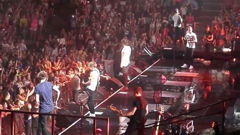 One Direction Tmh Tour New Jersey Teenage Dirtbag Youtube