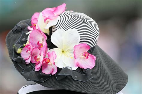 This Hat Paired Stripes And Flowers In 2010 Why Do Women Wear Hats