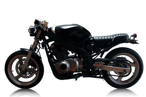 Schicker suzi gs 500 cafe racer im 360 grad video. Moto-Mucci: DAILY INSPIRATION: Ellaspede 007 - 2001 Suzuki ...