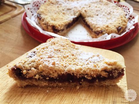 Pochi passaggi, una cottura lenta e conserverete in barattolo tutta la bontà di questo frutto! Torta sbriciolata con marmellata di more - Ricette al Volo