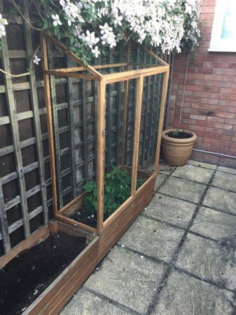 This isn't something you have to. Build a raised & enclosed garden bed | DIY projects for ...