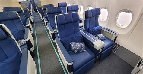 Review: Malaysia Airlines NEW Boeing 737-800 Business Class Kuala