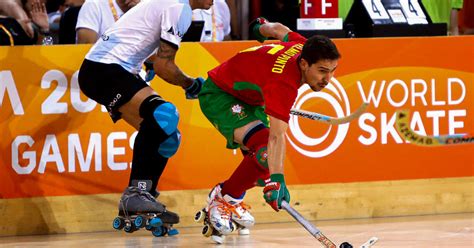 No último mundial, em nanquim, passaram a existir três divisões na prova maior do hóquei em patins mundial 3.para além do mundial principal, existiram a taça firs (segunda divisão) e a taça das confederações (terceira divisão), que vão ter, em barcelona, os nomes de intercontinental championship e challenger's championship, respetivamente. Seleção nacional de Hóquei em Patins chega esta segunda ...