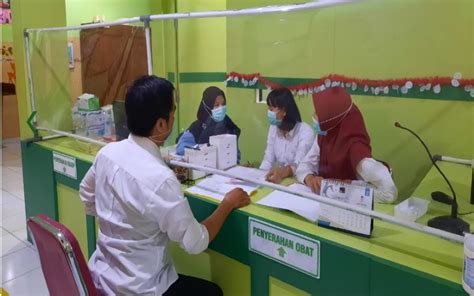 2. Persyaratan dan Kualifikasi untuk Menjadi Asisten Apoteker di Puskesmas Bandung