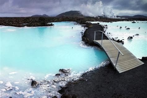 Meet and learn about dolphins, sea lions and stingrays on a private island paradise. Le Blue Lagoon - Islandia
