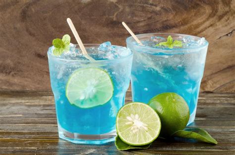 11 Blue Curaçao Cocktails From Beachy To Elegant Lovetoknow