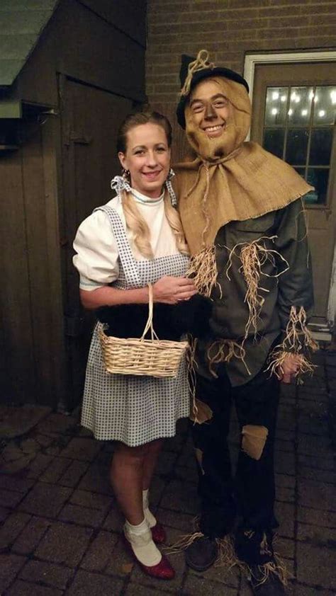 Wizard Of Oz Dorothy And Scarecrow Costumes Halloween Costumes