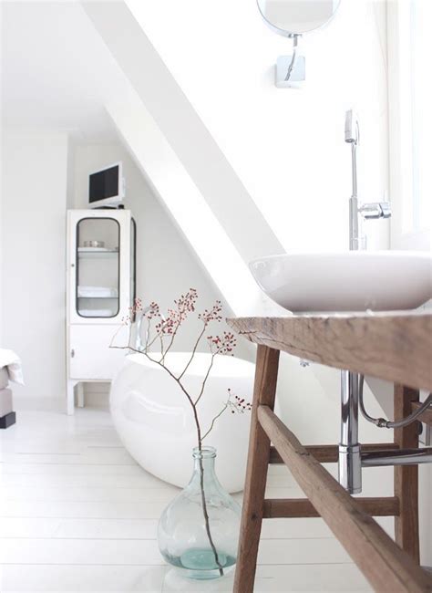 And, while these bathrooms are beautiful, sometimes simplicity deserves the starring role. 50 Relaxing Scandinavian Bathroom Designs | DigsDigs