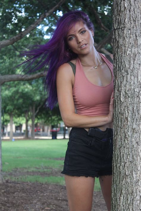 How old is jade carey? STARTING A TREND: Women Posing For Pictures With Guns To ...