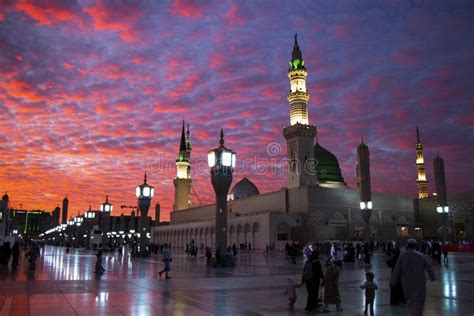 Al Masjid An Nabawi Mosque Beatuful Sunset Cloudy Medina Saudi Arabia