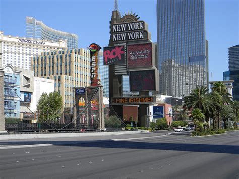 By booking with parking panda you can avoid the hassle of parking in downtown new york. File:New York, New York hotel (Las Vegas) Side Sign.JPG ...