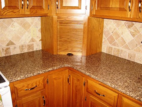 Cambria devon quartz with beautiful white oak limestone backsplash and shaker white cabinets in this small l shape kitchen. Minimalist-Kitchen-Design-Ideas-with-Amazing-Gray-Granite ...