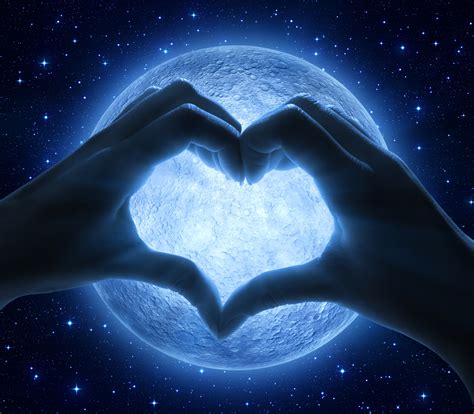 9 Ways To Harness The Romantic Energy Of A Full Moon