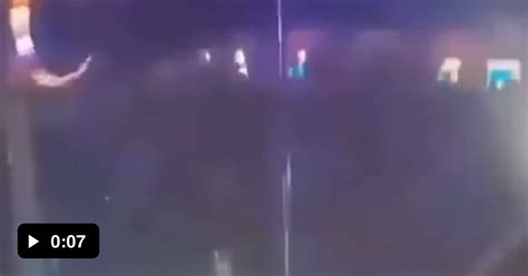 Stripper Falls Off Pole And Still Puts On A Show 9gag