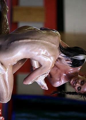 Nudefightclub Sophie Lynx Gina Gerson Monstercurves Skinny Photo Free