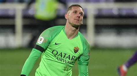 Encontre a foto editorial stock de robin olsen roma e outras fotos na coleção de fotografias editoriais da shutterstock. Robin Olsen bänkad när Roma kryssade | SVT Sport