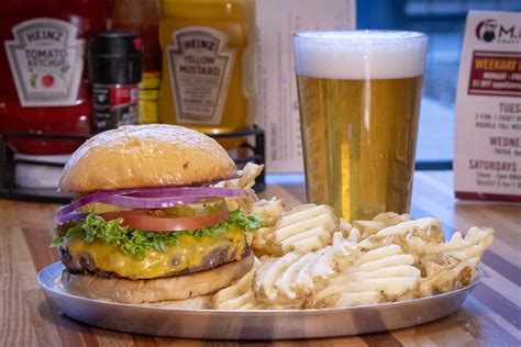 Mlrose Craft Beer And Burgers Celebrates 10 Years In Nashville Ml