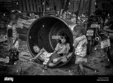 Armut Asien Kinder Fotos Und Bildmaterial In Hoher Aufl Sung Alamy