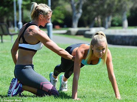 Renae Ayris Bares All In Sexy Sydney Workout In Rushcutters Bay Daily Mail Online