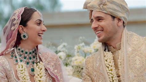 Sidharth Malhotra And Kiara Advani Wedding First Look At Adorable Wedding Pictures Of Newly Wed