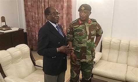 Hình ảnh đầu Tiên Của Tổng Thống Zimbabwe Sau Khi Bị Quản Thúc