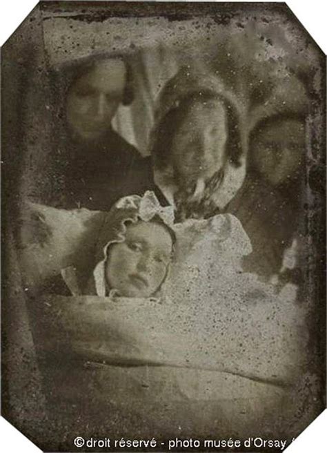 21 Victorian Era Post Mortem Photos Prove How Creepy The Past Used To