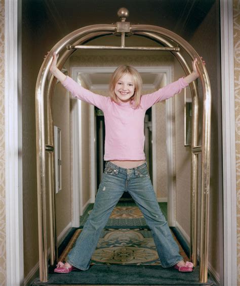 Dakota Fanning Stars Childhood Pictures Photo 3287571 Fanpop