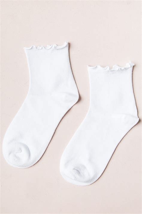 Brandy Melville White Ruffled Socks Accessories Ruffled Socks Cute Socks Outfit Pretty