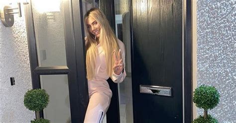 Inside Celebs Go Dating Star Chloe Ferrys Glamorous Home With Hot Tub