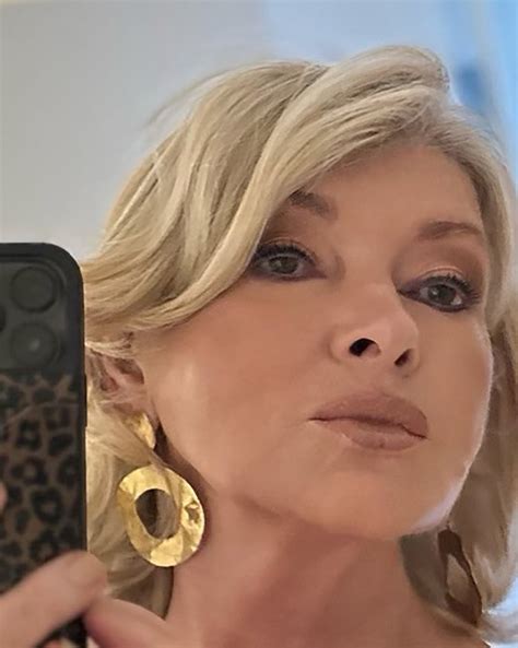Martha Stewart 81 Shares Unfiltered Selfies With No Facelift